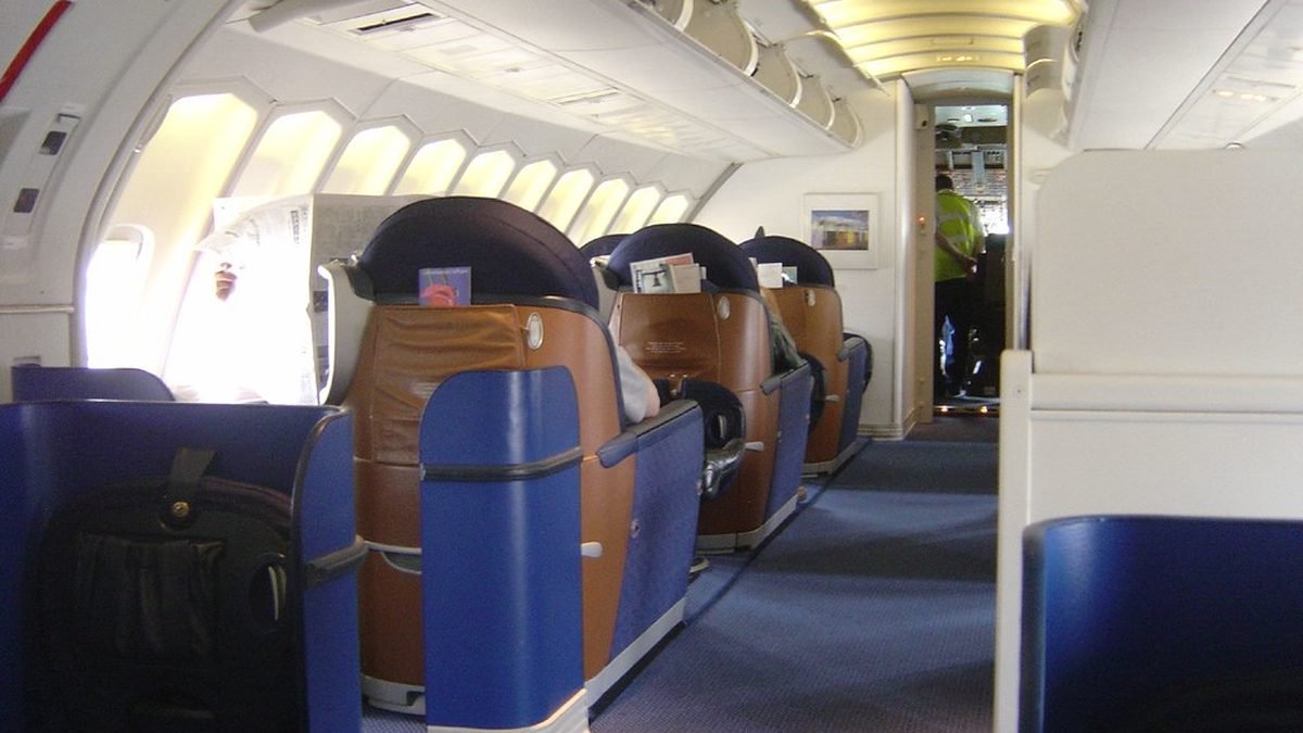 Airline cabin interior, ESA and PSD policies compared across carriers